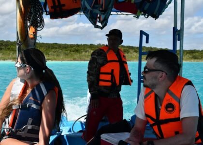 Relaxing on a private boat tour in Bacalar